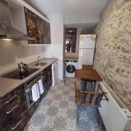 Yesiltepe Budget Apartamento Esmirna