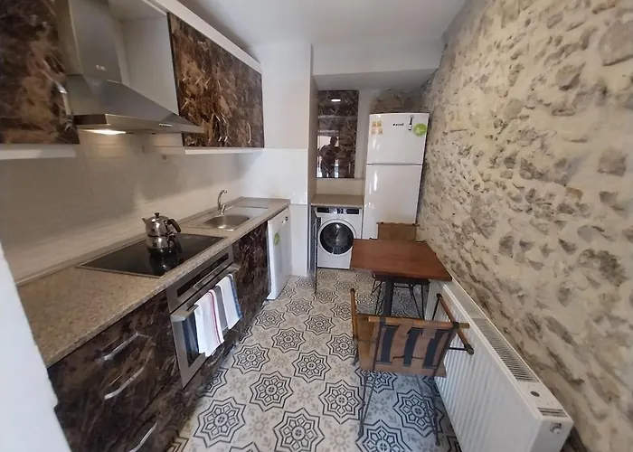 Yesiltepe Budget Apartamento Esmirna